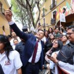 Alejandro Armenta regresa a la BUAP para presentar su proyecto estatal al Consejo Universitario.